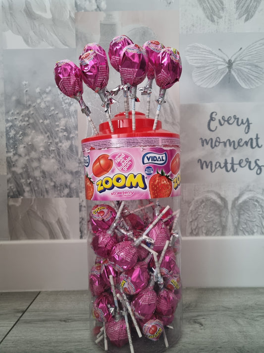 Zoom Giant Strawberry Lollipops